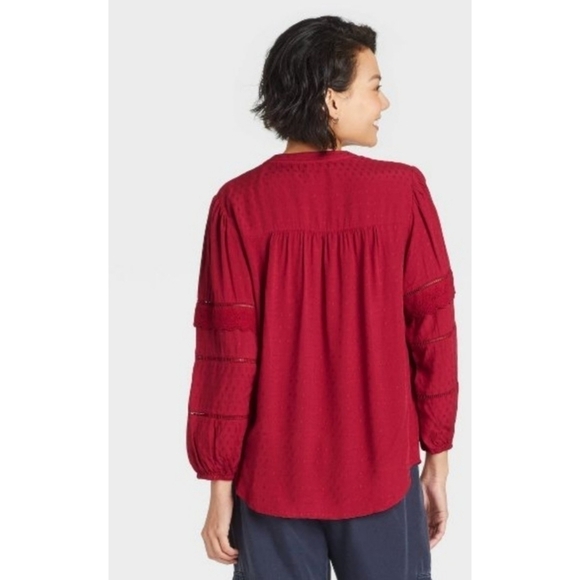 Knox Rose Eyelet Blouse - Picture 4 of 13